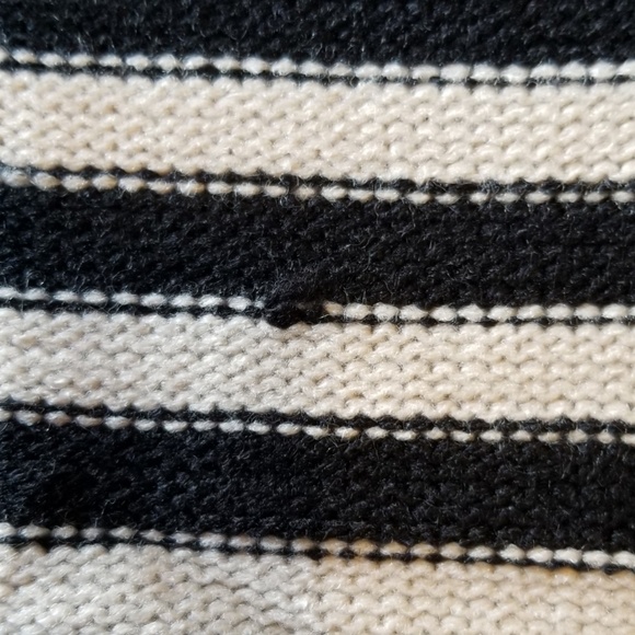 Travel Pillow and Blanket - Picture 4 of 4